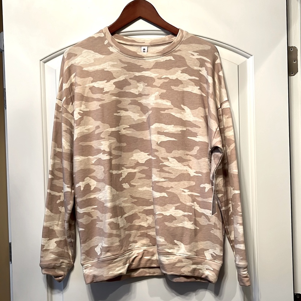 NWT Athleta Studio to Street Printed Sweatshirt